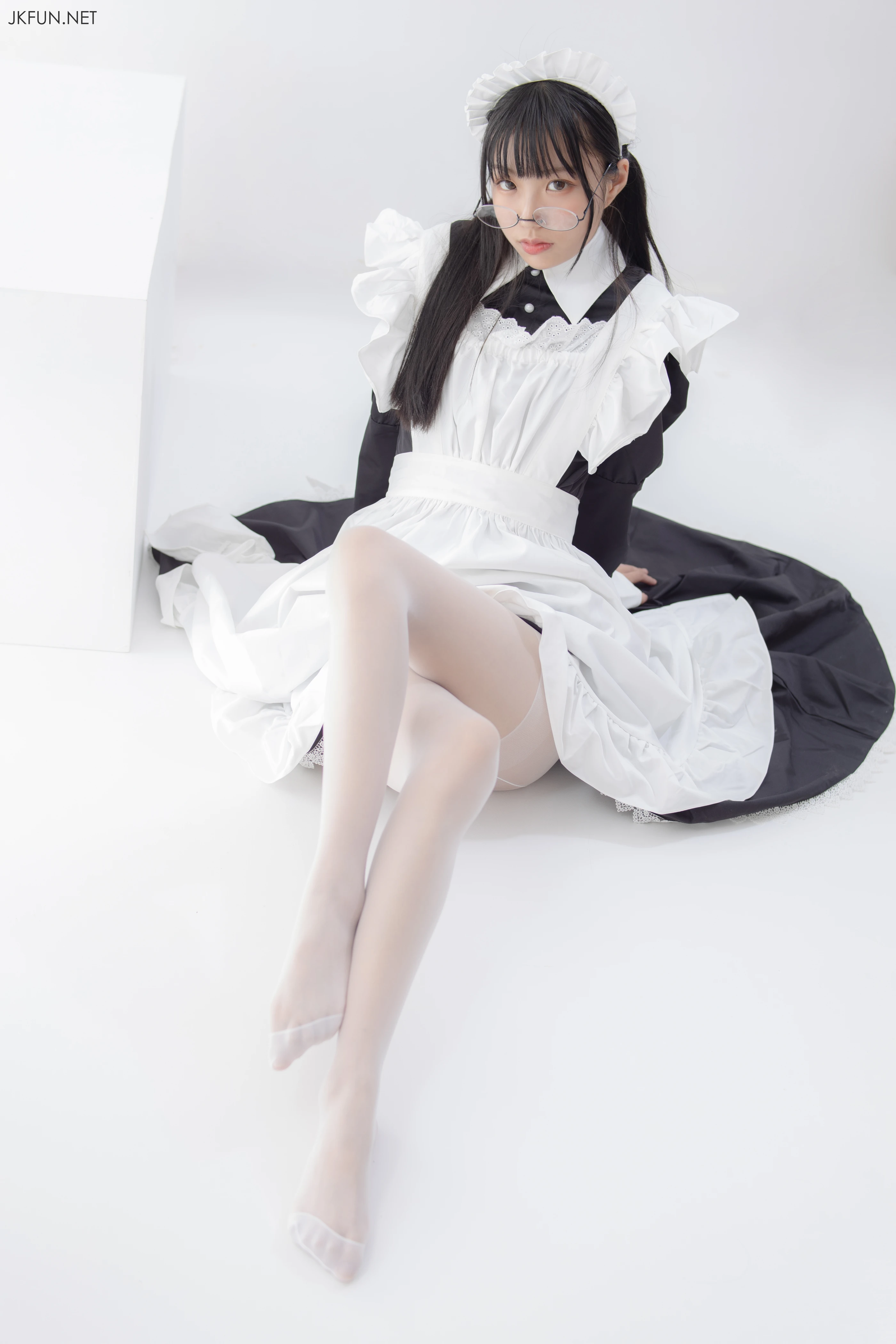 森萝财团 [JKFUN-017] 眼镜白丝女仆 [127P 1V]插图4